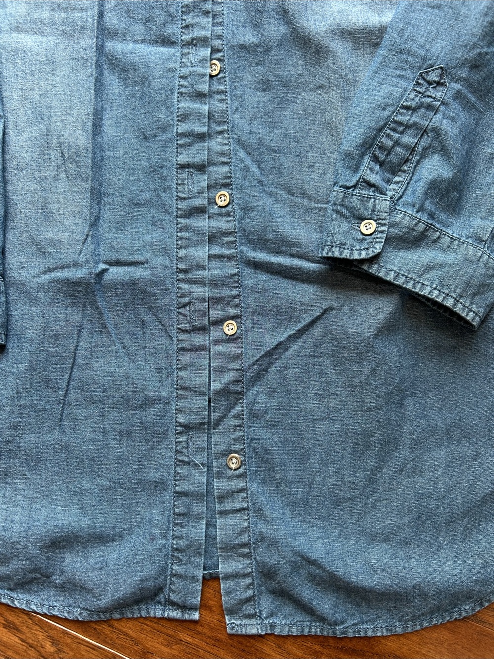 Chico's Women’s Blue shirt Size 2 - Picture 6 of 9